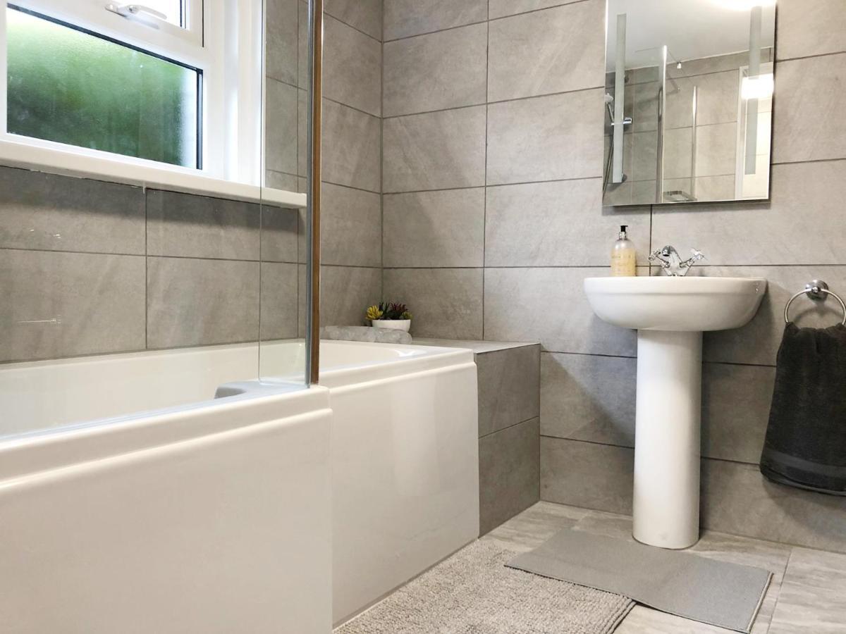 Summer Breeze. 3-Bed Apartment Close To The Beach Bournemouth Eksteriør billede