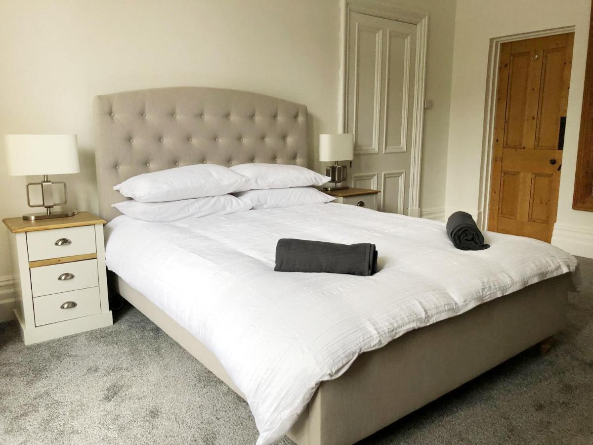 Summer Breeze -3 Bed-Sleeps 6-Parking-Walk To The Beach-Spacious-Families-Groups-Professionals Welcome Bournemouth Eksteriør billede